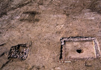 Vue d'ensemble des différents éléments associés aux pressoirs sur le site du Petit Clos.