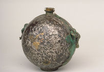 Gourde en alliage de fer, de bronze et de cuivre, IIIe siècle de notre ère. Musée Vivant-Denon, Chalon-sur-Saône.